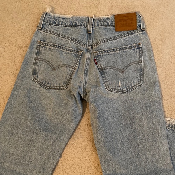 Levi’s Middy Straight Blasted Stone 25Wx30L - Picture 4 of 8